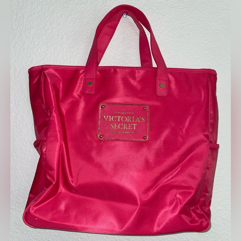 Victorias secret “the sexiest on earth” hot pink hand bag new no tags
